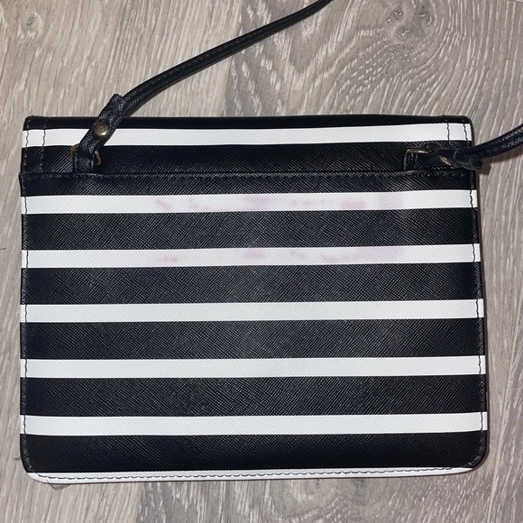 Black and white crossbody purse - Picture 4 of 5